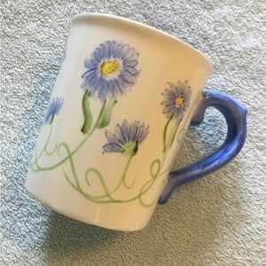 DAISIES!!! COFFEE Cup. Blue Ceramic 24 oz.
Like new